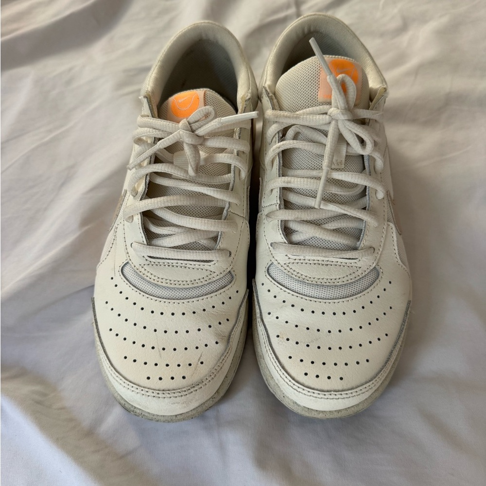 Womens tennis court White Shoes